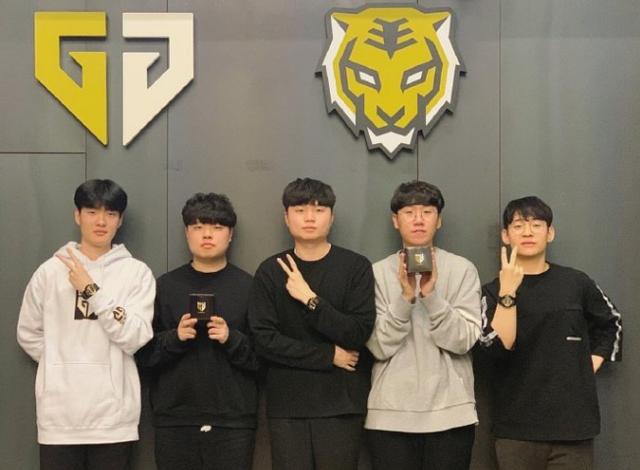 将球队的攻 将球队的攻